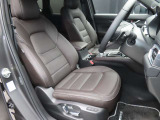 上質な本革シートが雰囲気ありますね。状態も良好ですので、ぜひここからキレイにエイジングさせて、貴方だけの風合いに育ててください。オプションのレザークリーナーもお奨めですよ。