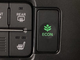 ★ECONスイッチ★ エコドライブを加速しよう!スイッチをONにすると、運転の仕方によるロスを抑え込み燃費をよくするようクルマが頑張ります(*^ー^*)燃費向上にチャレンジ♪