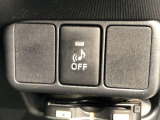 ハイブリッド車や電気自動車には「車両接近通報装置」が装着されています。早朝や深夜などできるだけ音を出したくない時にはスイッチで機能のON/OFFが可能です。