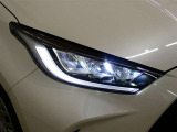 LEDヘッドライトです。デザイン性がよくとても明るいので、夜間の走行や悪天候でも安心です。しかも長寿命!