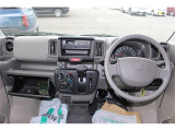 前席全体 目線も高く広い視界で安心して運転することができますね!