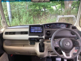 フロントガラスが大きく、ワイドな視界で運転もしやすくなるように、設計されています。