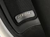 MERIDIANサウンドシステム『コンサートのような臨場感溢れる音響空間を実現します。MERIDIANは英国のプレミアムオーディオブランドです。どうぞ店頭にてご体感ください。』