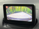 【バックカメラ】駐車時に後方がリアルタイム映像で確認できます。大型商業施設や立体駐車場での駐車時や、夜間のバック時に大活躍!運転スキルに関わらず、今や必須となった装備のひとつです!