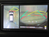 パノラミックビューモニター付きです。車両を上から見たような映像をディスプレイオーディオ画面に表示。運転席からの目視だけでは見にくい、車両周辺の状況をリアルタイムでしっかり確認できます。