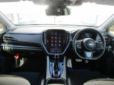 シンプルで機能的な運転席まわり。車お操作することを重視したインテリア。