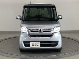 最新のLEDヘッドライトです!省電力で、明るく遠くまで照らし、夜道や雨天時などの安心感を高めます!