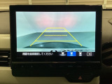 バックでの車庫入れも安心です! リアカメラが付いているバックモニター付のナビを装備しております。操作線もついており距離感も画面から確認できます。