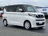 エマージェンシーブレーキ(衝突被害軽減ブレーキ)、フロントカメラが車両や歩行者を検知し警告音と共に衝突回避、軽減をアシストしてくれます。