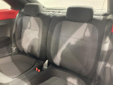 シートは適度な硬さによって長時間の運転でも疲れにくいと定評があります。国産車とは全く違った座り心地ですが、長年培われた欧州の椅子文化をご体感ください。