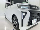 フォグランプ装着車です。暗い夜道の車両前方を明るく照らします