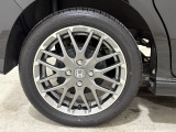【Honda SENSING装備】ミリ波レーダーとカメラを用いた先進の安全運転支援システムです。衝突軽減ブレーキに始まり、車線維持支援システム、標識認識機能など7つの支援で安全運転をサポート!