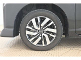純正なので車に似合うデザインになっていますね。スタッドレスタイヤもご相談下さい。