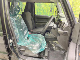 運転席シート廻りは使用感も少なく、良好な状態となっています。丁寧に使われていたことがよくわかりますね。