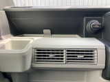 助手席前にも電源を取るところがございます!
