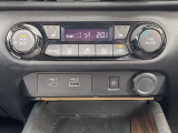 オートエアコン付ですので快適な車内温度を保てます。
