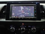 運転席からも手が届きやすく、操作しやすい空調コントロールパネル。オートエアコンなので操作の煩わしさが無くオールシーズン快適にドライブできます。快適空間で運転に集中できますね。