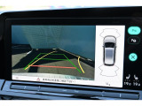 【リヤビューカメラ(Rear Assist)】後方確認や障害物検知をアシストし、安全な駐車をサポート。