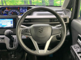 【純正革巻きステアリング】上質な革を使用することで、手にしっかり馴染みとても運転しやすいハンドルです♪