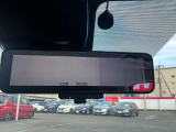 スマートルームミラー♪たくさん荷物を載せても、バックカメラで映像を映すので後方の視界も確保!!様々なシーンで活躍する便利装備☆