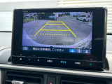 バックカメラの画像です。ガイドラインがスムースな車庫入れをサポートいたします。車庫入れの安心感がアップしますね。