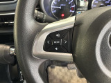 ステアリングにオーディオ操作スイッチが付いています。オーディオ画面に直接タッチしなくても操作が出来ますので、運転に集中できます。