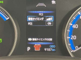 視認性に優れたメーターを採用しており、走行中でも車速や情報が分かりやすく表示されます。運転時の視線移動をむりのない範囲に抑え、快適で安心感のあるドライブをサポートします。