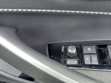 ドアミラースイッチ運転席に居ながらコントロールできます!