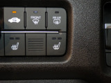 【シートヒーター】シートヒーター装備車です。寒い冬に乗車中とても暖かく快適に移動できます。冷え性の方にピッタリの装備です!