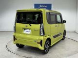機動力を高める小回り性能。 細い路地に入る時やUターン時、車庫入れや縦列駐車時の取り回しがスムーズに行えます。