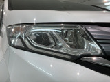 LEDヘッドライトは、点灯の瞬間から最大光量を発揮し、突然暗くなるトンネルなどでの安定感を高めます。