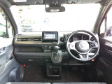 開放的な前方視界で運転もし易そうですね。