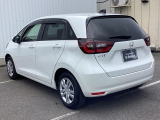 コンビネーションランプを高い位置に配置、後続車に見やすいデザインで安全にも配慮。