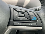 プロパイロット、高速道路や自動車専用道路を運転中にアクセル・ブレーキ・ハンドル操作をクルマがアシストしてくれます。