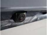 バックカメラが付いているので後方確認が非常にしやすいです。今や運転初心者も熟練者も必須装備!ついていて損はないですね♪