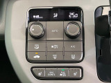 【シートヒーター】寒い日に重宝するシートヒーター!エアコンより早く温まってくれるので寒がりの人も安心ですね♪エアコンの温風は乾燥するから苦手、という方にもをおすすめです。