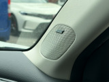 BOZE車と共同開発した、12スピーカー搭載のサウンドシステム。まるでコンサート会場にいるような臨場感を全席で味わえます。