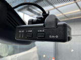 ドライブレコーダーは、車の運転中に前方の映像を記録する装置です。万が一の事故の際に、状況を記録して証拠として利用することができます。