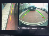 左サイドカメラとフロントカメラ運転席から死角となりやすい車両左前部分や前方部分もバッチリ見えます♪
