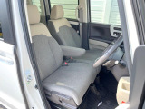 運転席シート廻りは使用感も少なく、良好な状態となっています。丁寧に使われていたことがよくわかりますね。