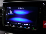 CD、DVD、Bluetooth、AM、FM、スマートフォン接続ができます。