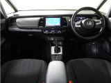 ◆視界広々で非常に運転しやすくロングドライブでも疲れを感じさせないすっきりとまとまったインパネ周りです。