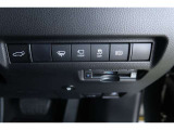 【パワーバックドア】車内に設置したスイッチやパワーバックドアのスイッチを押すことで、リアゲートの開閉が自動!!