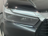 LEDヘッドライトは、点灯の瞬間から最大光量を発揮し、突然暗くなるトンネルなどでの安定感を高めます。