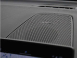 【harman/kardon】世界のオーディオファン垂涎のプレミアムサウンドシステムを搭載。原音に近い音場空間を忠実に再現。乗る人すべてに最良の音響体験を提供します。