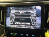 【メーカー純正10型ナビ】インテリアに溶け込むスタイリッシュな「専用設計」メーカーナビを装備♪視認性や操作性など基本性能にも優れ、より上質なカーライフをお楽しみいただけます。