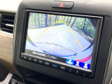 【バックカメラ】駐車時に後方がリアルタイム映像で確認できます。大型商業施設や立体駐車場での駐車時や、夜間のバック時に大活躍!運転スキルに関わらず、今や必須となった装備のひとつです!