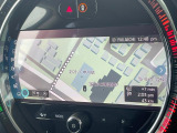 ●純正ナビ:一体感のあるナビは、高級感ある車内を演出してくれます。オーディオ機能も充実しておりますので、運転もより楽しめます♪
