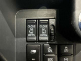スマートキーや運転席のスイッチで後席両側スライドドアの開閉が可能♪電動だから力を入れてドアを開ける必要が無く、小さなお子様でも簡単に開け閉めでき快適です♪