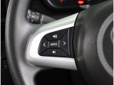 運転しながら手元のボタンを押すだけで音量を変えれるため、運転がしやすい車です!!